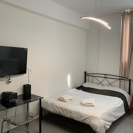 Holodek Apartments Ground & Semibasement Афины Экстерьер фото
